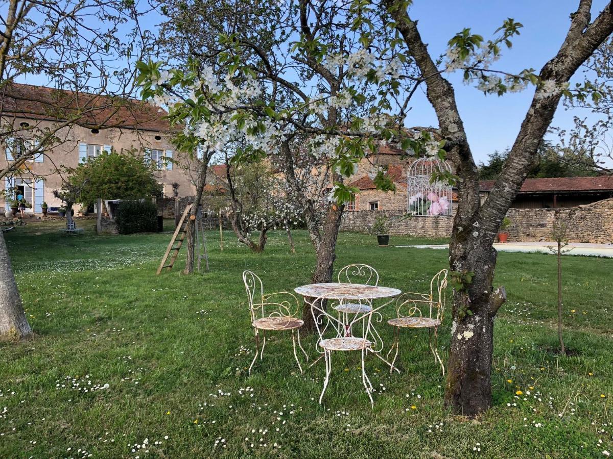 Chatel De Bierre Sigy-le-Chatel Exterior photo